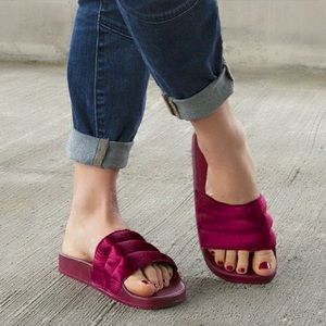 Womenβs Velvety Soft Puffer Slides